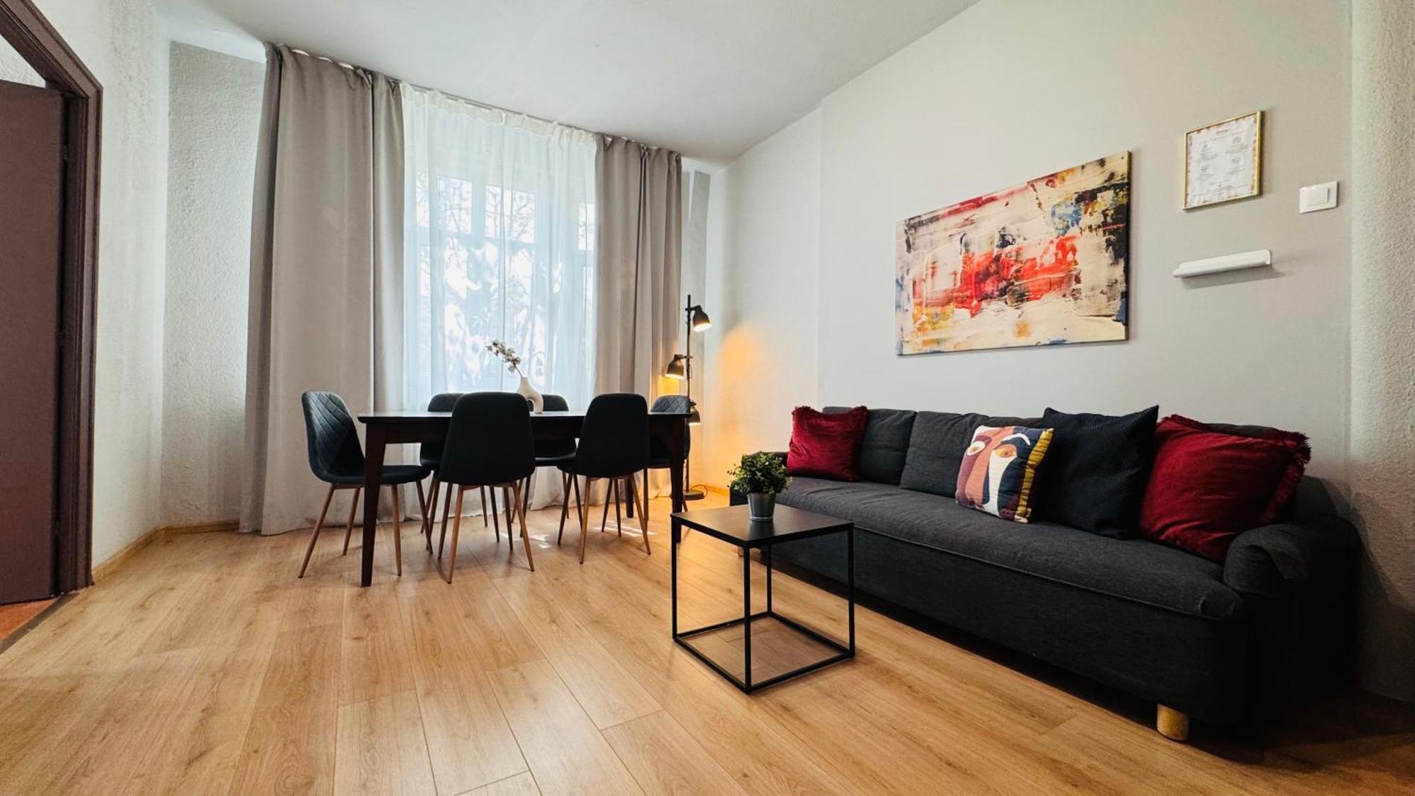 Ideal Home - Spacious & Modern Accommodation Near Unirii Square Bucarest Extérieur photo