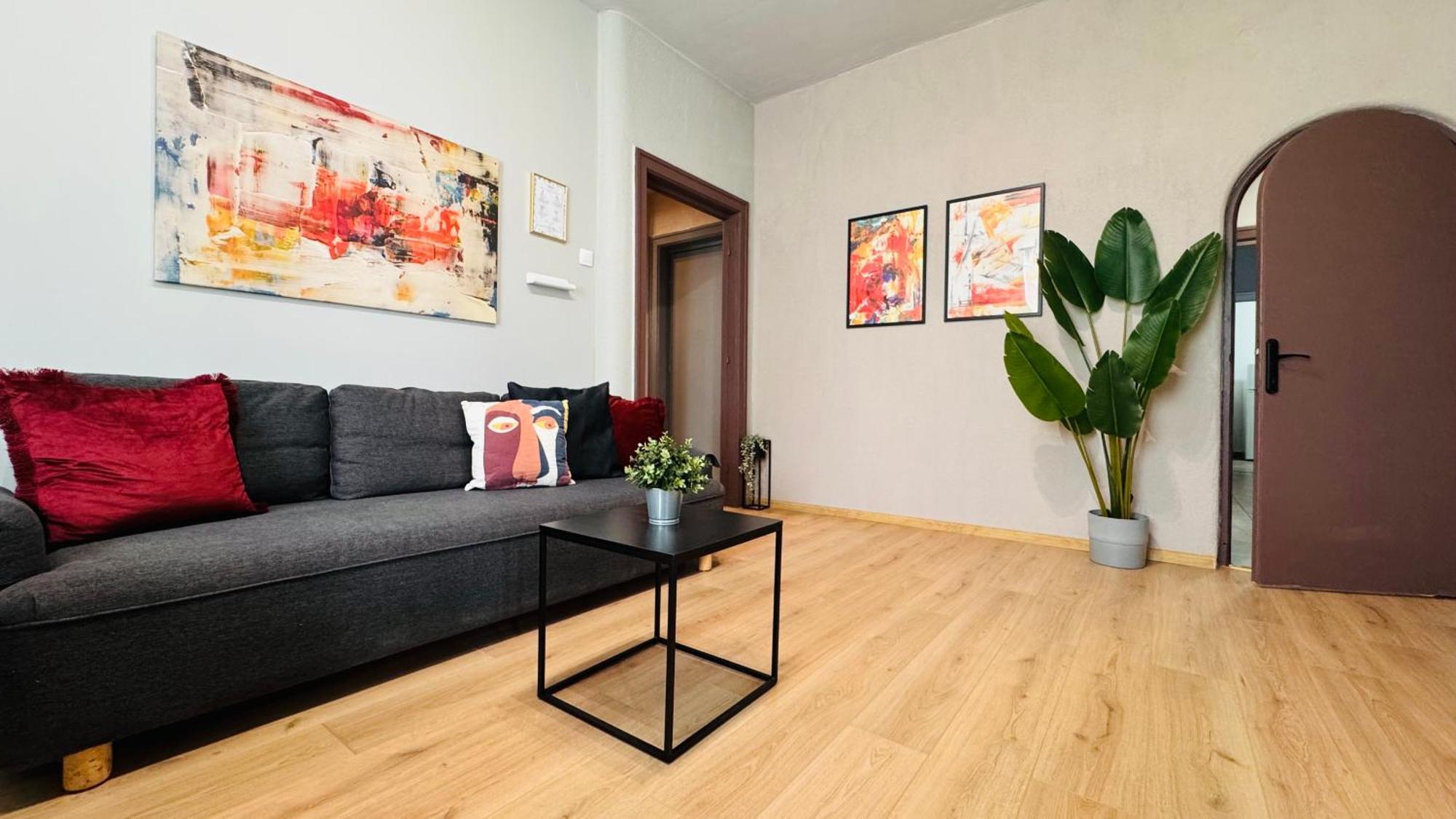 Ideal Home - Spacious & Modern Accommodation Near Unirii Square Bucarest Chambre photo